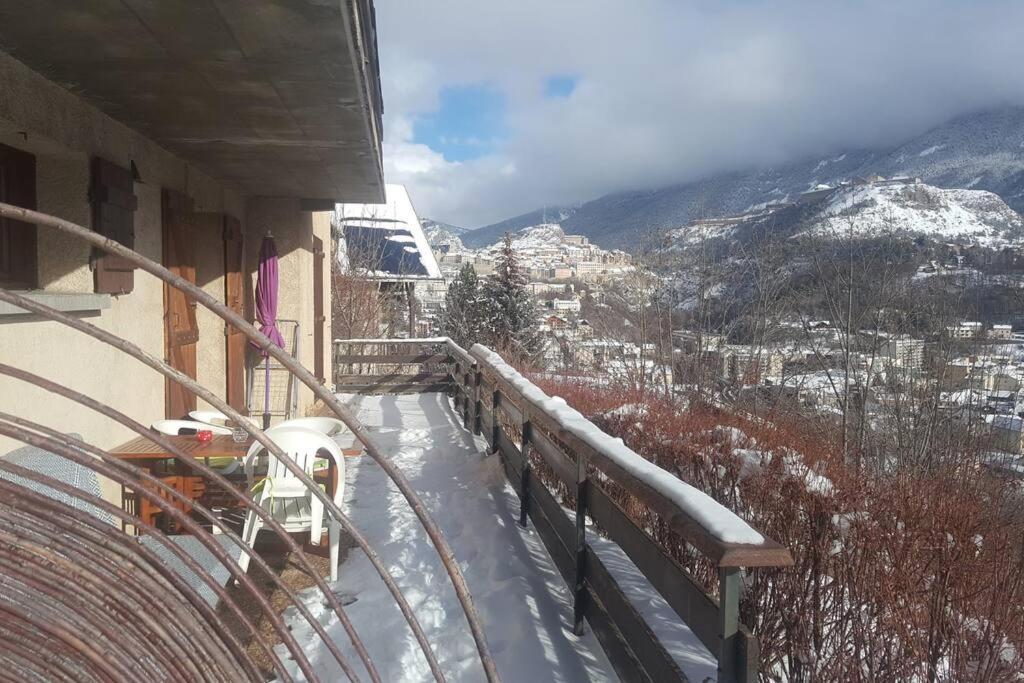 Studio sympa avec terrasse , maxi 4 pers.Briançon Exterior foto